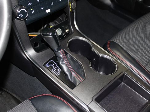 Used 2017 Toyota Camry SE image 16