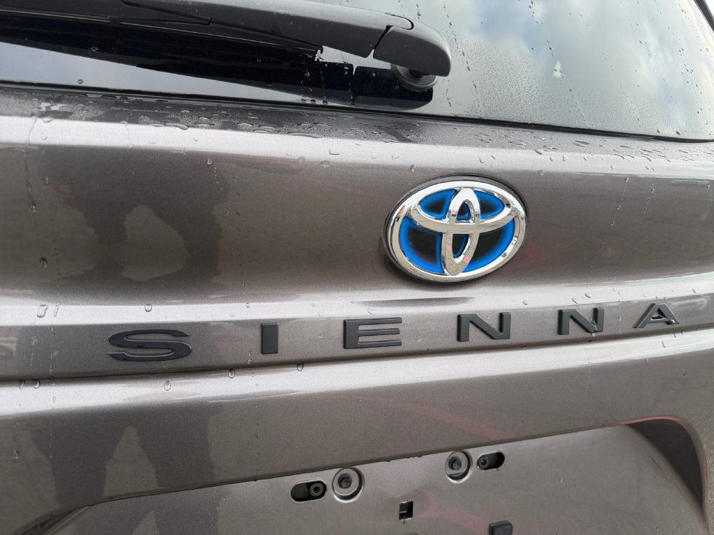 Used 2024 Toyota Sienna XLE w/ XLE Plus Package AWD/4WD image 35
