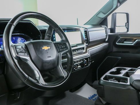 Used 2024 Chevrolet Silverado 2500 LT AWD/4WD image 24