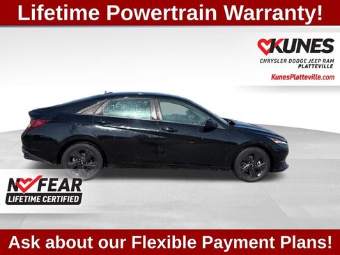 Used 2022 Hyundai Elantra SEL FWD image 11