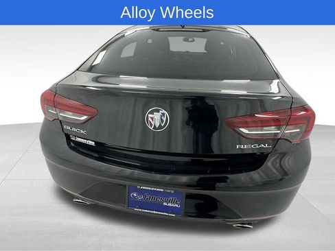 Used 2018 Buick Regal Preferred FWD image 4