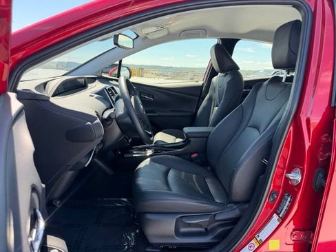 Certified 2021 Toyota Prius XLE w/ Advanced Technology Package AWD/4WD image 14