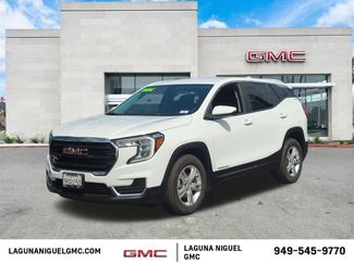 Used 2024 GMC Terrain SLE image 1