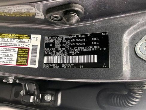 Used 2021 Toyota Highlander XLE AWD/4WD image 35