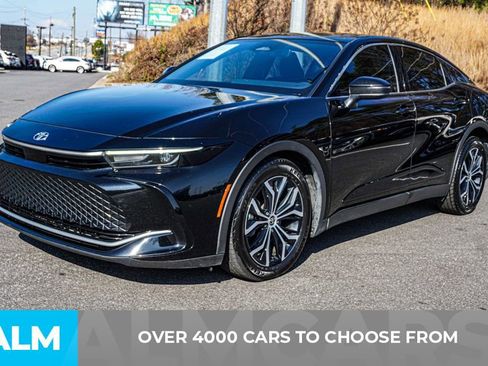 Used 2023 Toyota Crown XLE image 3