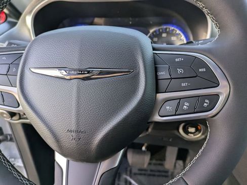 New 2026 Chrysler Pacifica Select FWD image 16