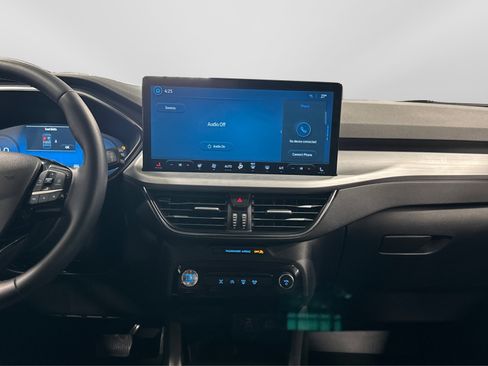 Used 2025 Ford Escape Platinum image 29