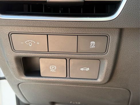 Used 2025 Hyundai Sonata SEL FWD image 15