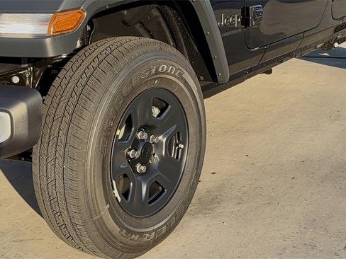 New 2026 Jeep Gladiator Sport image 9