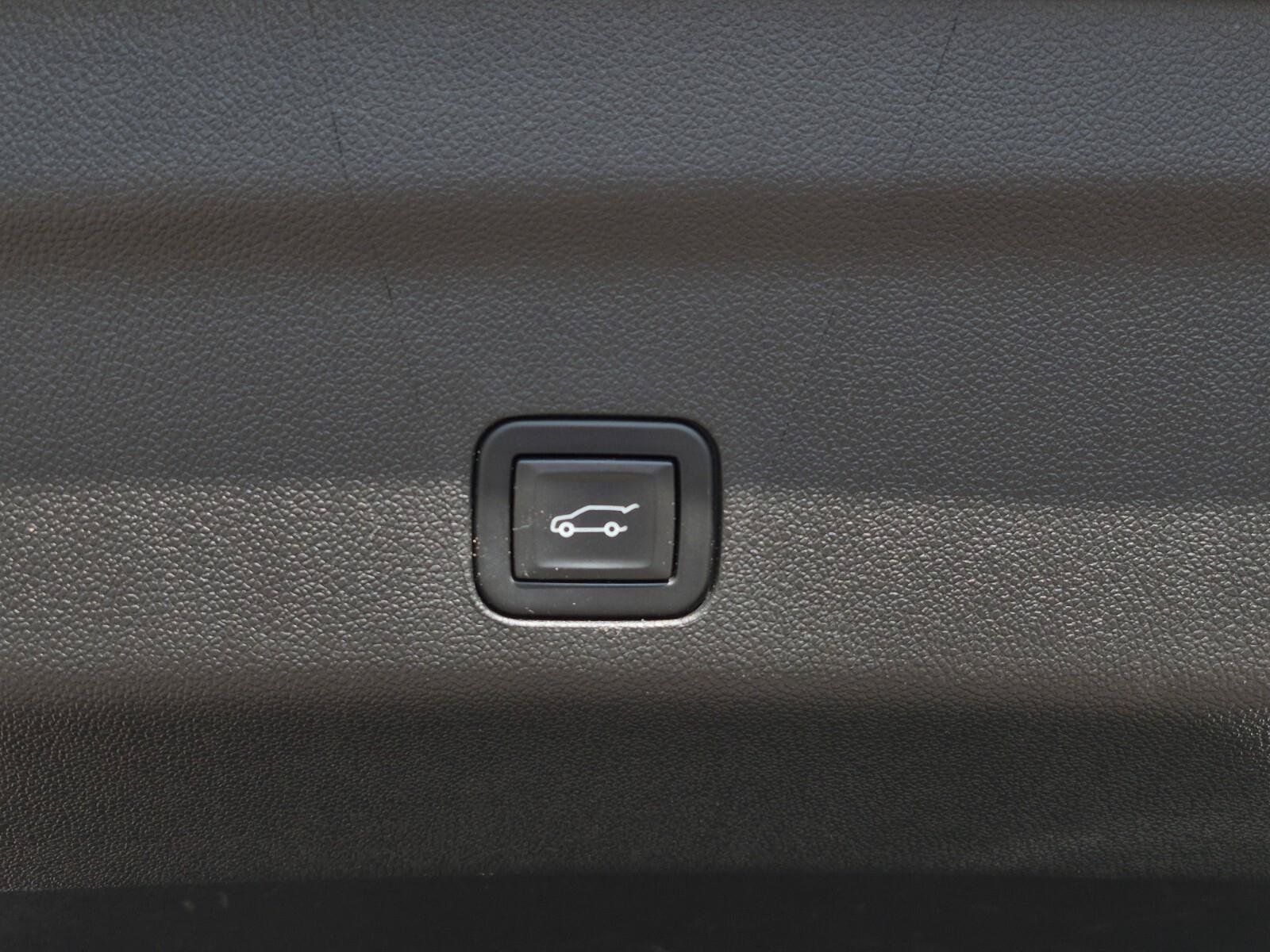Used 2023 Chevrolet Tahoe Premier w/ Texas Edition RWD image 9