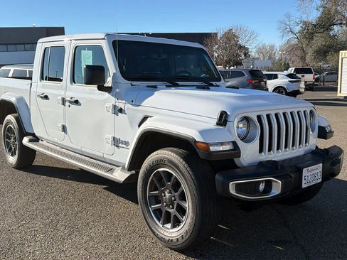 Used 2022 Jeep Gladiator Overland w/ Popular Equipment Package image 3