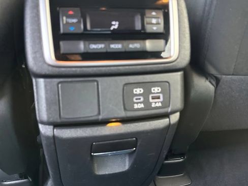 Used 2023 Subaru Ascent Premium w/ Convenience Package AWD/4WD image 28