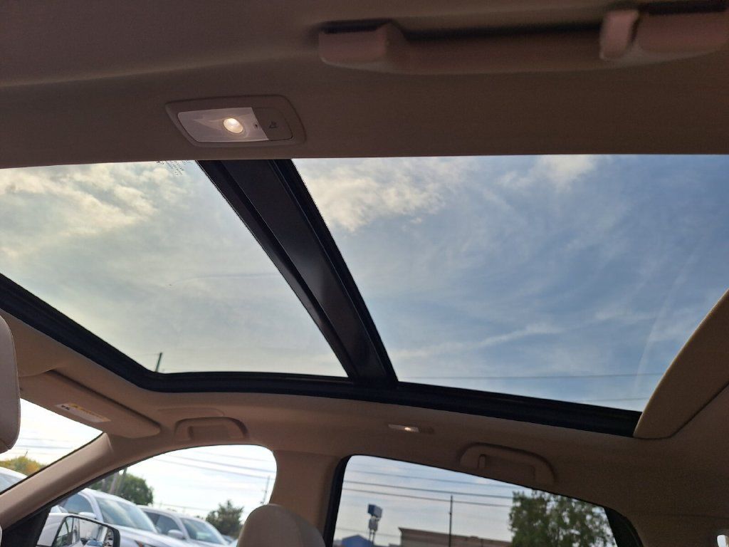 Used 2023 Acura RDX w/ Technology Package FWD image 12