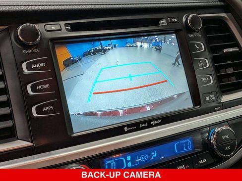 Used 2017 Toyota Highlander XLE AWD/4WD image 27