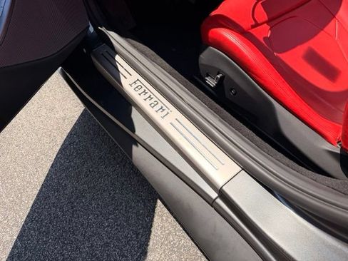 Used 2020 Ferrari Portofino RWD image 26