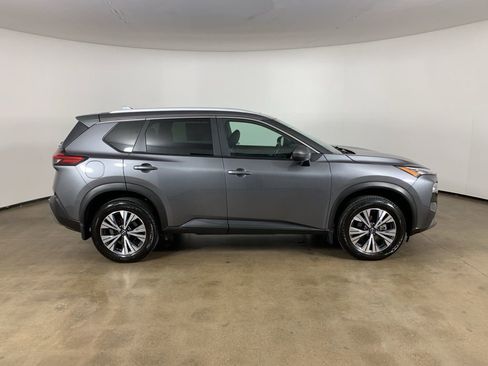 Used 2023 Nissan Rogue SV w/ SV Premium B Package image 7