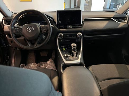 Used 2025 Toyota RAV4 LE image 33