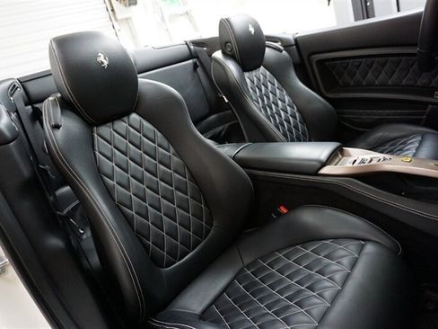 Used 2014 Ferrari California RWD image 19