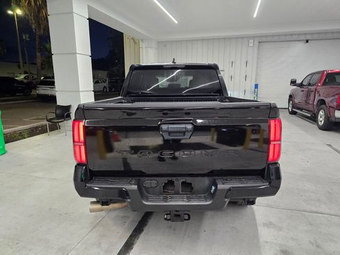 Used 2024 Toyota Tacoma TRD Off-Road AWD/4WD image 5