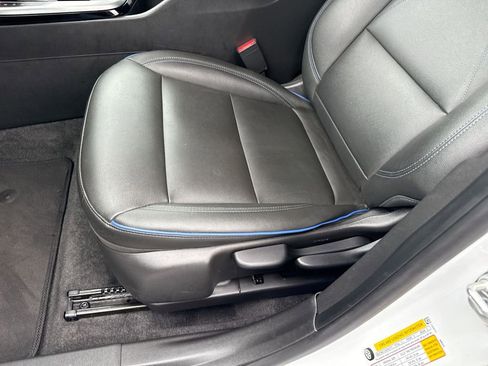 Certified 2025 Buick Envista Sport Touring image 11