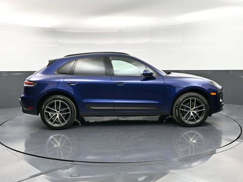 Certified 2025 Porsche Macan AWD/4WD image 9