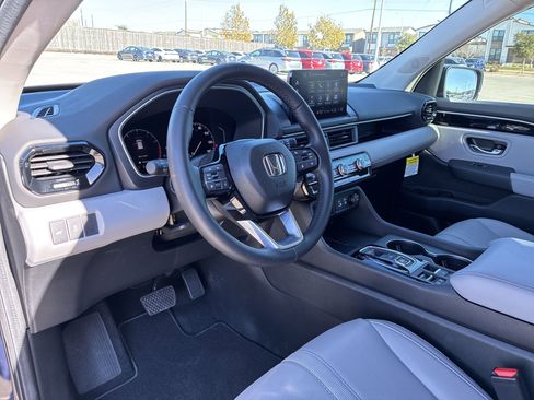 Certified 2025 Honda Pilot EX-L image 2