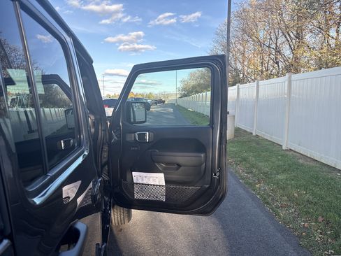 New 2026 Jeep Gladiator Sport image 8