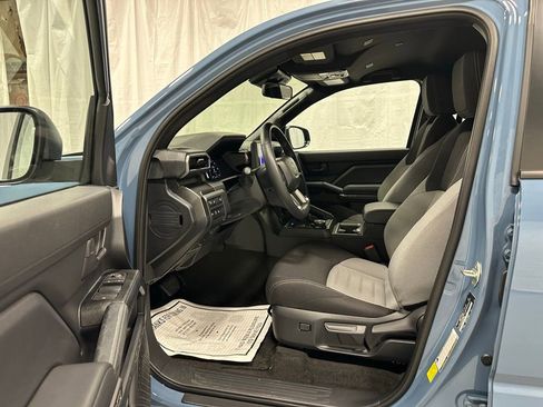 Used 2025 Toyota 4Runner TRD Off-Road AWD/4WD image 10