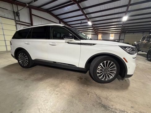 Used 2023 Lincoln Aviator Reserve w/ Equipment Group 201A image 5