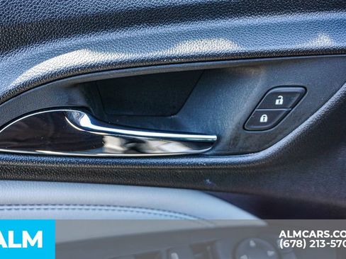 Used 2025 Chevrolet Trax LT w/ LT Convenience Package image 47