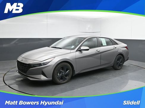 Used 2022 Hyundai Elantra Blue image 1
