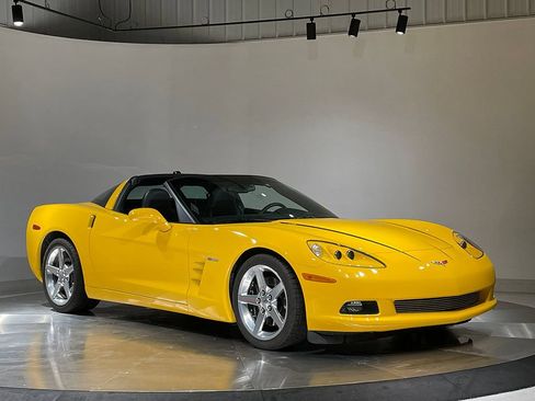 Used 2005 Chevrolet Corvette Coupe w/ Preferred Equipment Group RWD image 83