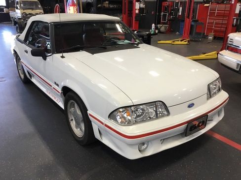 Used 1989 Ford Mustang GT RWD image 2