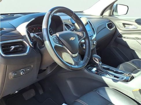 Used 2022 Chevrolet Equinox Premier AWD/4WD image 6