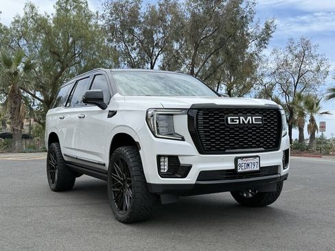 Used 2023 GMC Yukon Denali AWD/4WD image 9