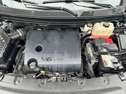 Used 2020 Chevrolet Traverse LT FWD image 25