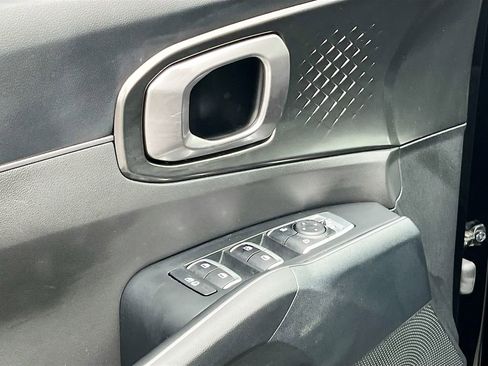 Used 2023 Kia Sorento EX image 18