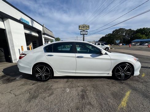 Used 2017 Honda Accord Sport image 3