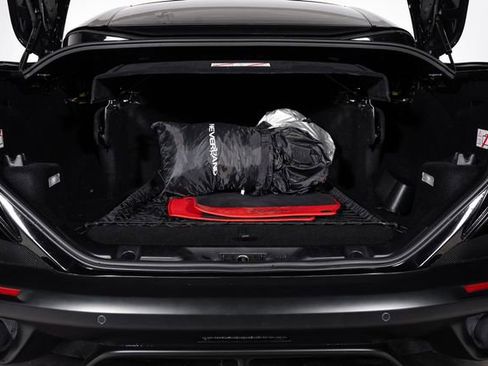 Used 2019 Ferrari Portofino RWD image 10