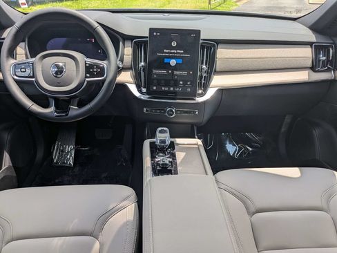 Used 2026 Volvo XC90 B5 Core AWD/4WD image 16