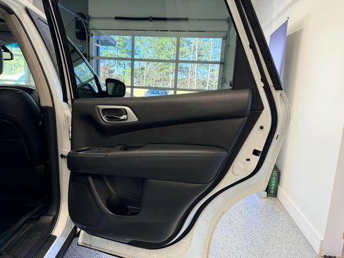 Used 2015 Nissan Pathfinder SL w/ SL Premium Package image 29