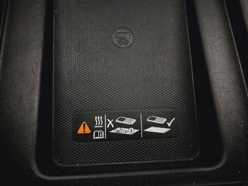 Used 2021 GMC Sierra 1500 AT4 w/ AT4 Value Package image 18