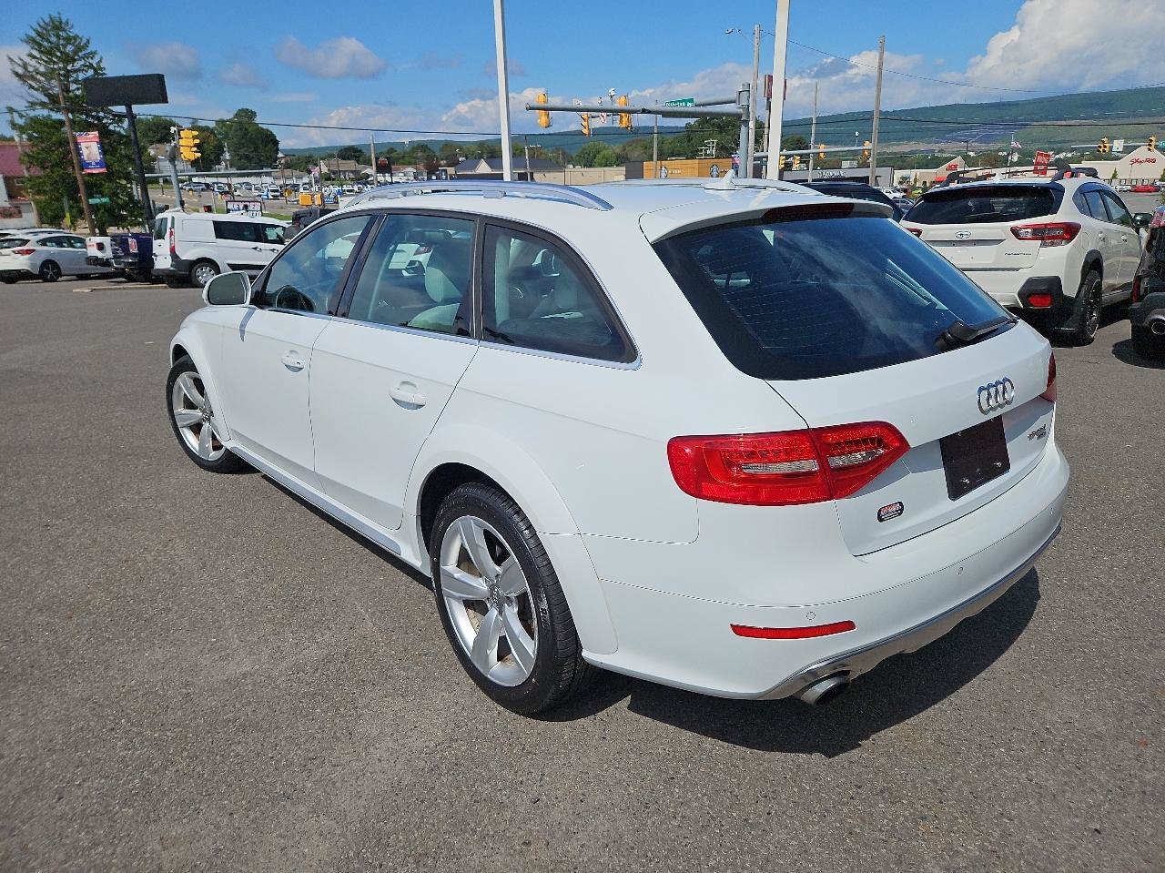 Used 2013 Audi A4 Premium Plus w/ Premium Plus Pkg AWD/4WD image 5