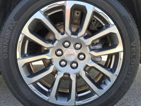 Used 2023 GMC Acadia Denali w/ Denali Technology Package AWD/4WD image 13