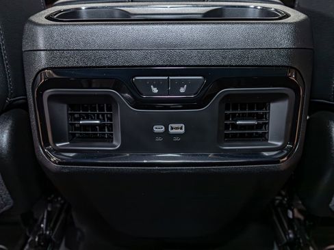 Used 2024 GMC Sierra 2500 AT4 w/ AT4 Premium Plus Package image 22