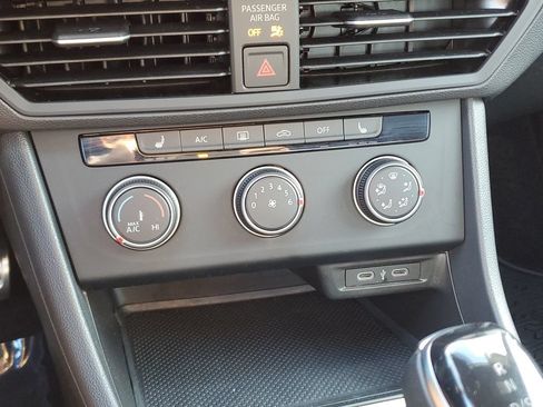 Certified 2024 Volkswagen Jetta Sport FWD image 27