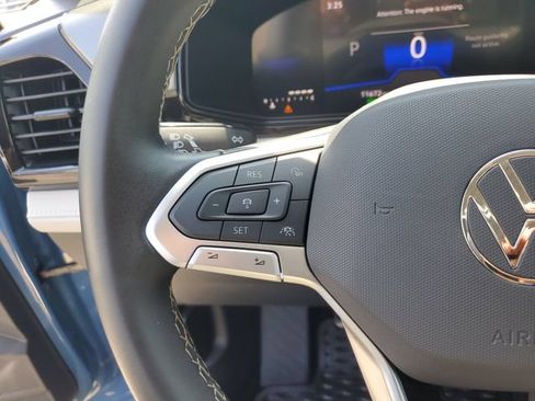 Certified 2025 Volkswagen Taos S FWD image 31