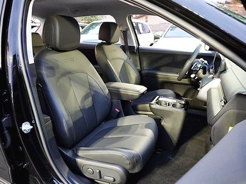 Used 2025 Hyundai Ioniq 5 SEL image 12