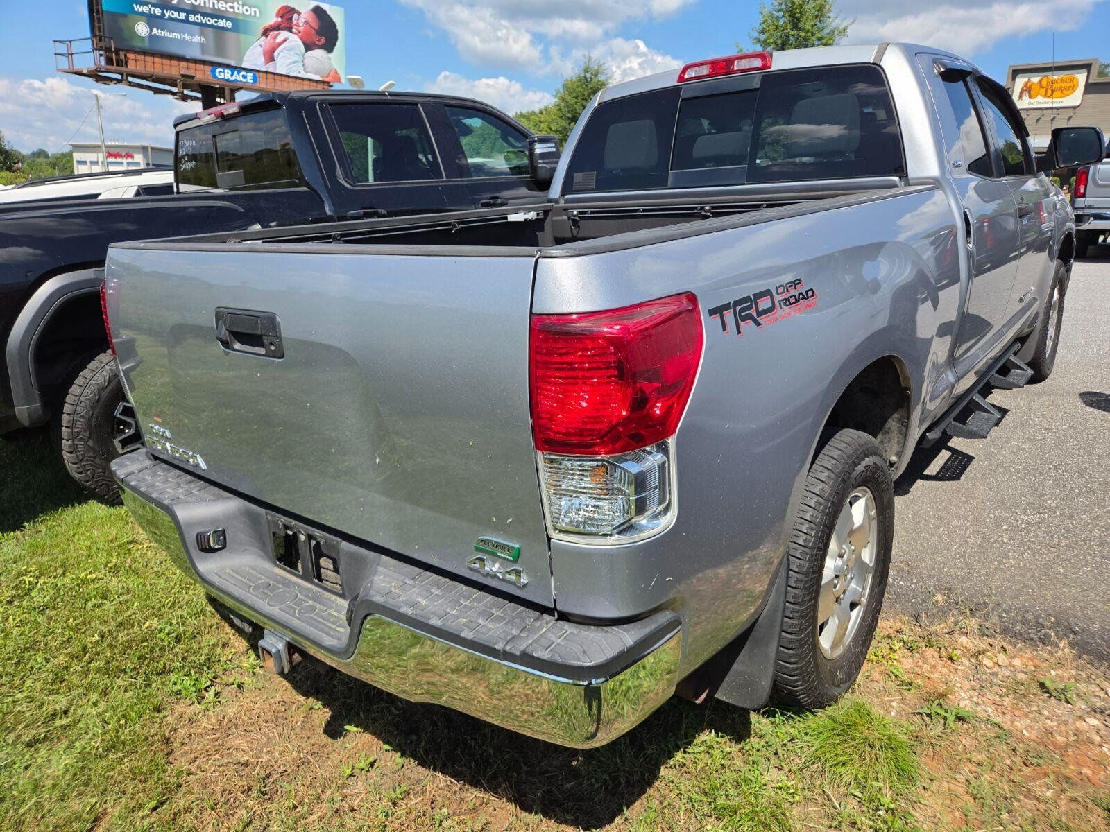 Used 2013 Toyota Tundra 4x4 Double Cab w/ TRD Off-Road Pkg image 8