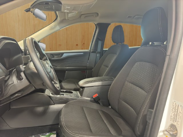 Used 2025 Ford Escape Active AWD/4WD image 29